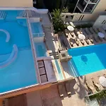 Penthouse Vue Avec Rooftop,jacuzzi,et Parking Privé Antibes