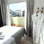 Penthouse Vue Avec Rooftop,jacuzzi,et Parking Privé * Antibes