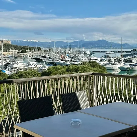 Διαμέρισμα Penthouse Vue Avec Rooftop,jacuzzi,et Parking Prive