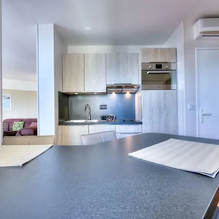 Διαμέρισμα Penthouse Vue Avec Rooftop,jacuzzi,et Parking Prive Αντίμπ