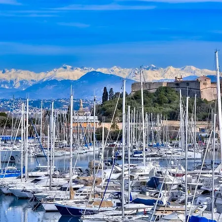 Διαμέρισμα Penthouse Vue Avec Rooftop,jacuzzi,et Parking Prive Αντίμπ