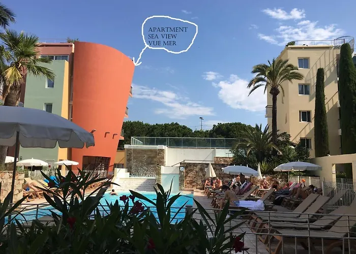 Διαμέρισμα Penthouse Vue Avec Rooftop,jacuzzi,et Parking Prive Αντίμπ