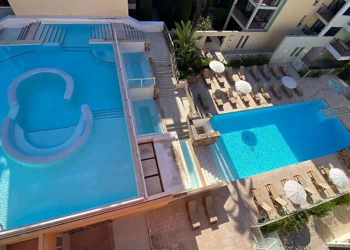 Penthouse Vue Avec Rooftop,jacuzzi,et Parking Prive アンティーブ