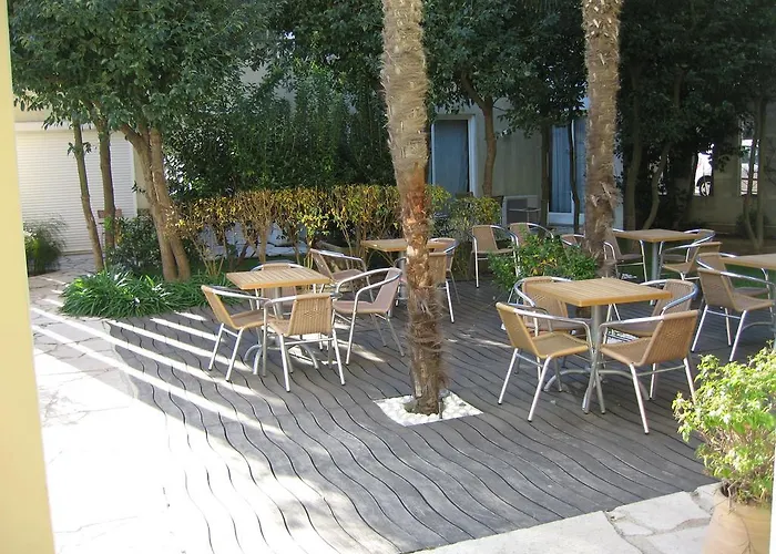 Penthouse Vue Avec Rooftop,jacuzzi,et Parking Prive Αντίμπ