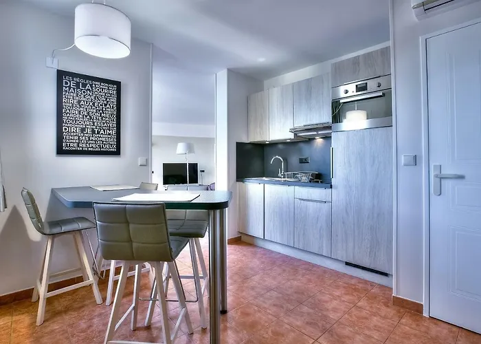 Penthouse Vue Avec Rooftop,jacuzzi,et Parking Prive